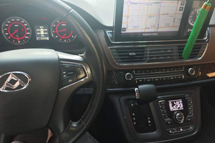 Used SAIC MAXUS G10 2016 2.0T Automatic Luxury Executive Edition Audio And AC Panel