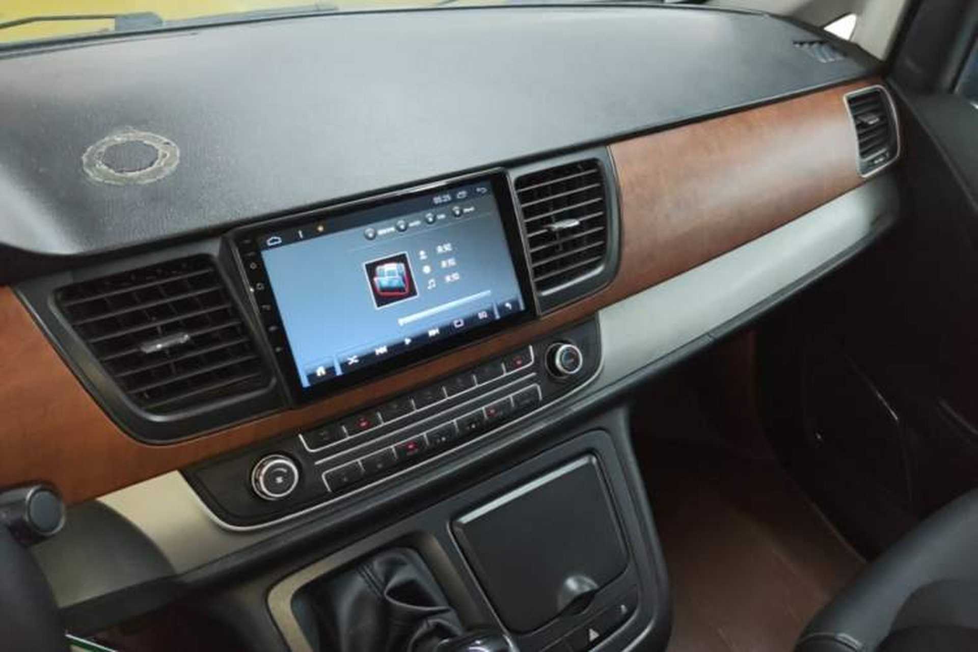Used SAIC MAXUS G10 2016 1.9T Manual Elite Edition Diesel China V Standard Audio And AC Panel