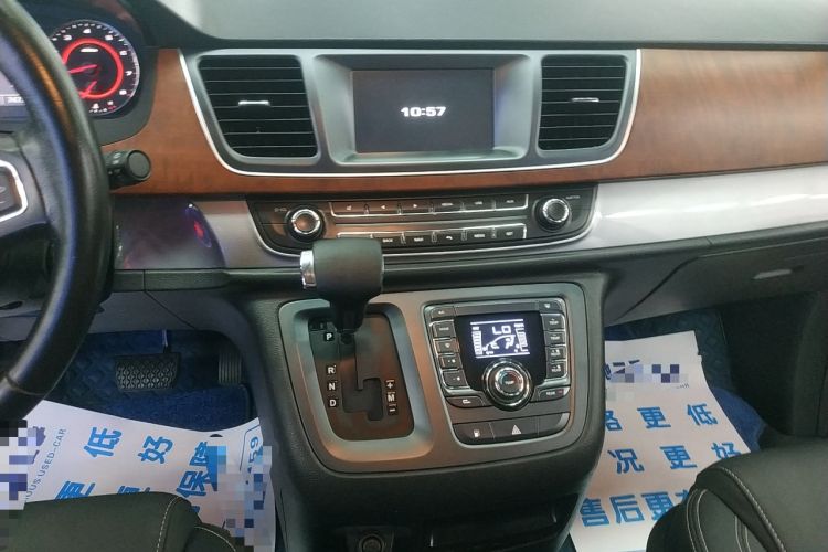 Used SAIC MAXUS G10 2016 2.0T Automatic Luxury Edition Audio And AC Panel
