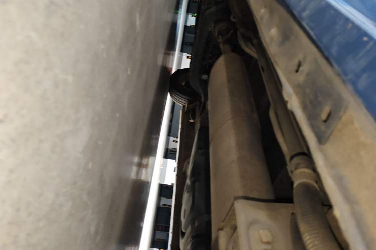 Used SAIC MAXUS G10 2016 2.0T Automatic Elite Edition Chassis Rear Left