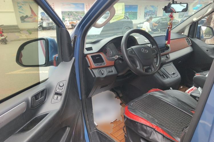 Used SAIC MAXUS G10 2016 2.0T Automatic Elite Edition Driver Seat