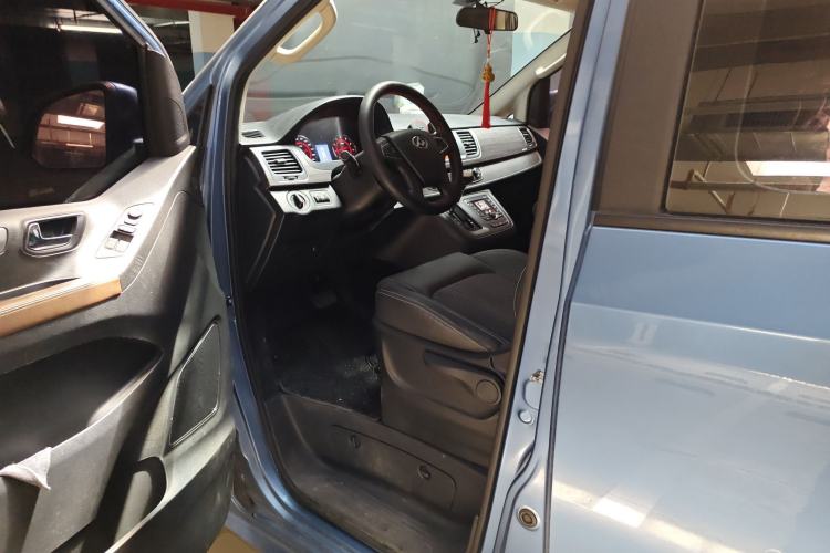 Used SAIC MAXUS G10 2016 2.0T Automatic Elite Edition Driver Seat
