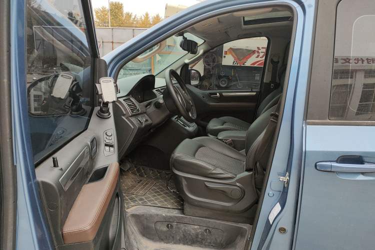 Used SAIC MAXUS G10 2016 2.0T Automatic Luxury Edition Driver Seat