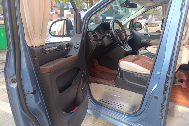 Used SAIC MAXUS G10 2016 2.0T Automatic Luxury Executive Edition Driver Seat