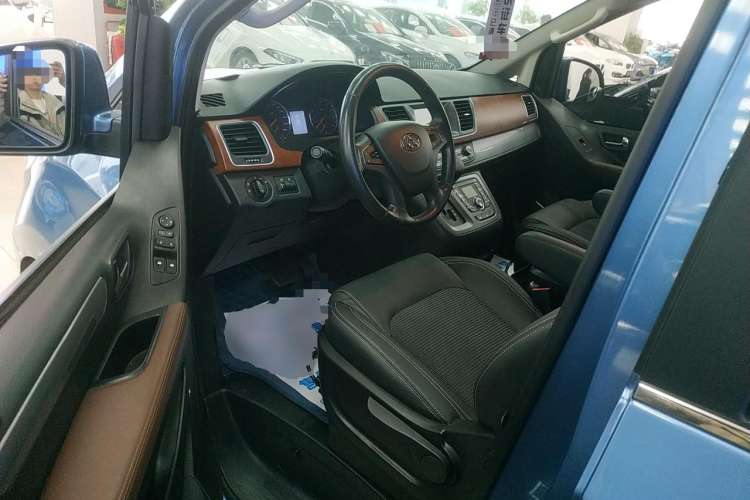 Used SAIC MAXUS G10 2016 2.0T Automatic Luxury Edition Driver Seat