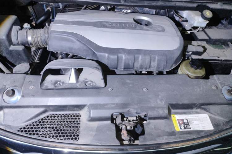 Used SAIC MAXUS G10 2016 2.0T Automatic Elite Edition Engine Bay