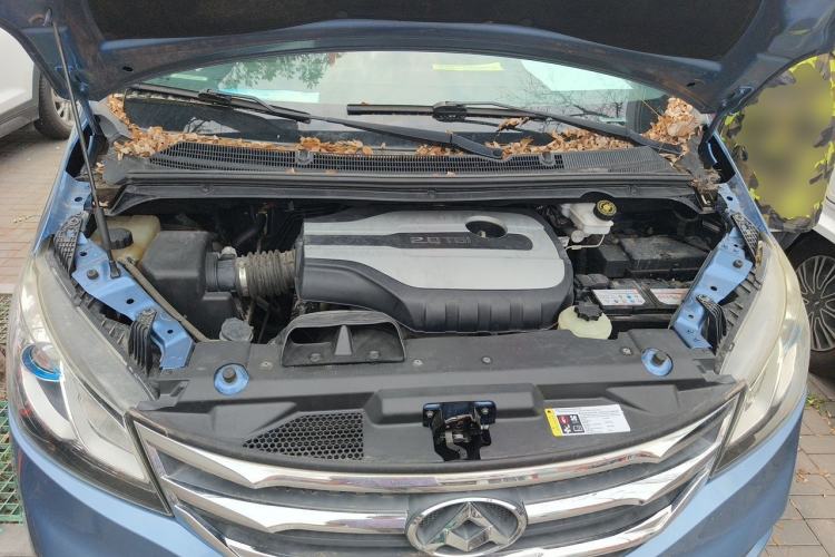 Used SAIC MAXUS G10 2016 2.0T Automatic Elite Edition Engine Bay