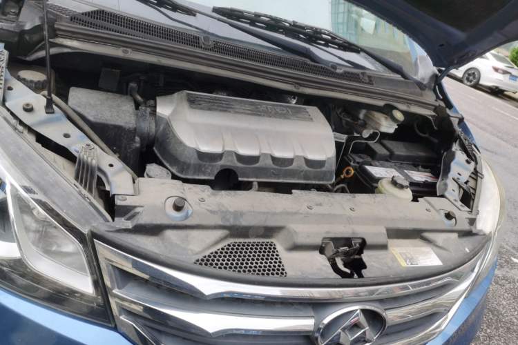 Used SAIC MAXUS G10 2016 1.9T Manual Elite Edition Diesel China V Standard Engine Bay