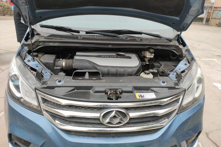 Used SAIC MAXUS G10 2016 2.0T Automatic Luxury Edition Engine Bay