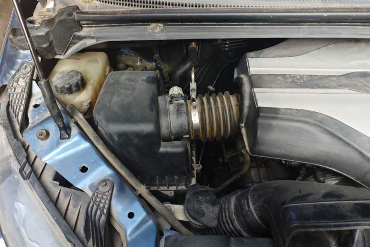 Used SAIC MAXUS G10 2016 2.0T Automatic Luxury Executive Edition Engine Bay Right