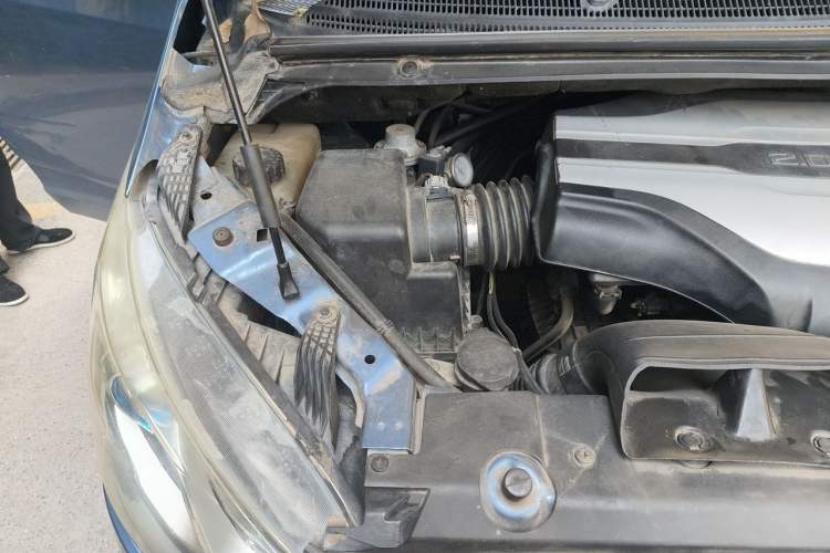 Used SAIC MAXUS G10  Engine Bay Right