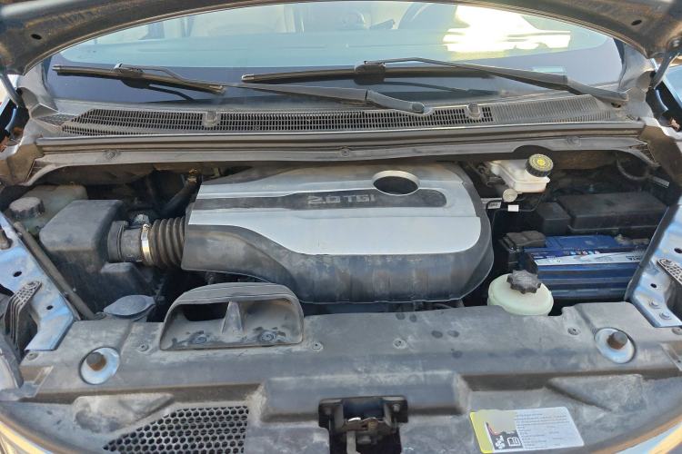 Used SAIC MAXUS G10 2016 2.0T Automatic Elite Edition Engine Bay