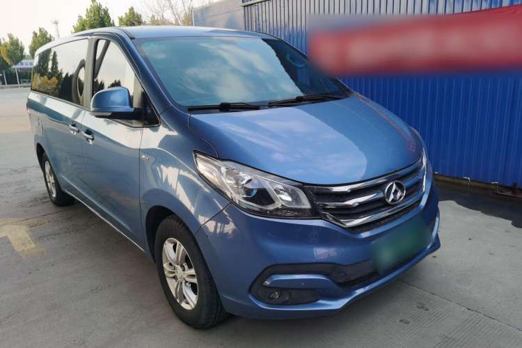 Used SAIC MAXUS G10 2016 2.0T Automatic Elite Edition Front Right 45 Deg