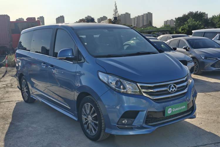 Used SAIC MAXUS G10 2016 2.0T Automatic Elite Edition Front Right 45 Deg