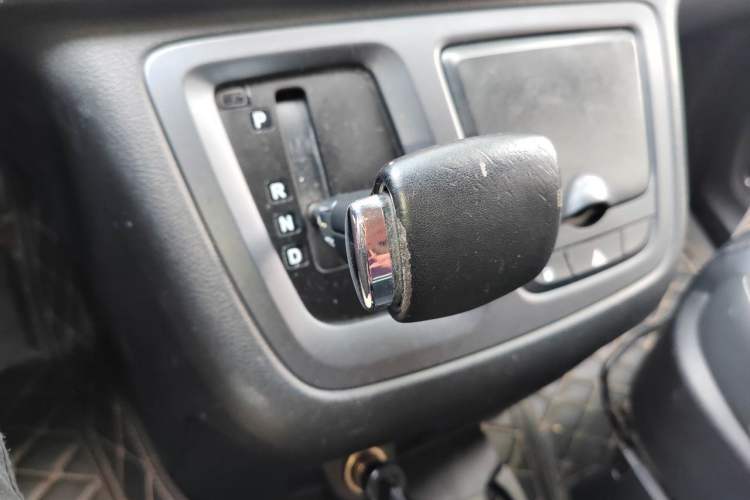 Used SAIC MAXUS G10  Gear Lever