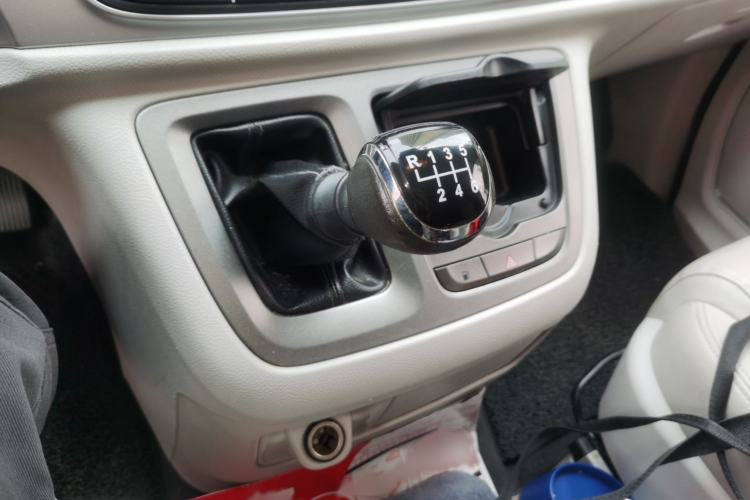 Used SAIC MAXUS G10 2016 1.9T Manual Elite Edition Diesel China V Standard Gear Lever