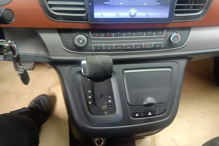 Used SAIC MAXUS G10  Gear Lever