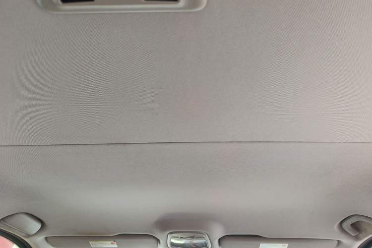 Used SAIC MAXUS G10 2016 2.0T Automatic Elite Edition Headliner