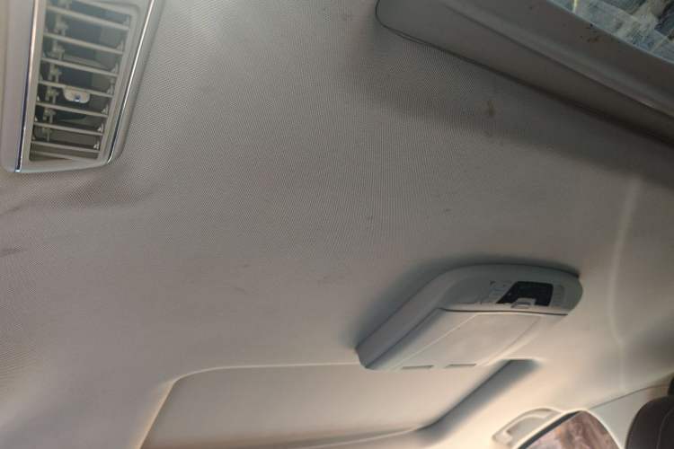 Used SAIC MAXUS G10 2016 2.0T Automatic Luxury Executive Edition Headliner