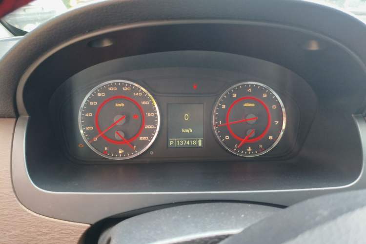 Used SAIC MAXUS G10 2016 2.0T Automatic Luxury Executive Edition Instrument Cluster