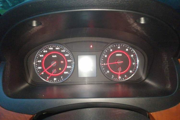 Used SAIC MAXUS G10 2016 2.0T Automatic Luxury Edition Instrument Cluster