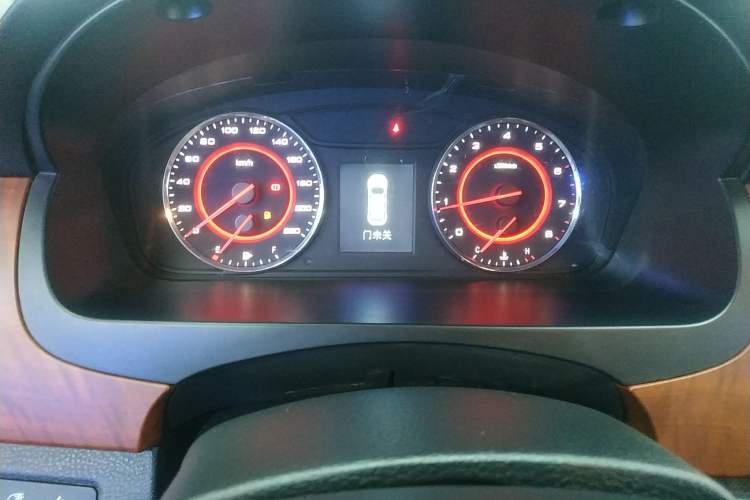 Used SAIC MAXUS G10 2016 2.0T Automatic Luxury Edition Instrument Cluster