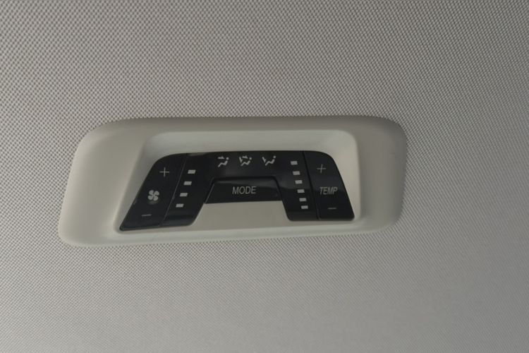 Used SAIC MAXUS G10 2016 2.0T Automatic Fashion Edition Interior 10