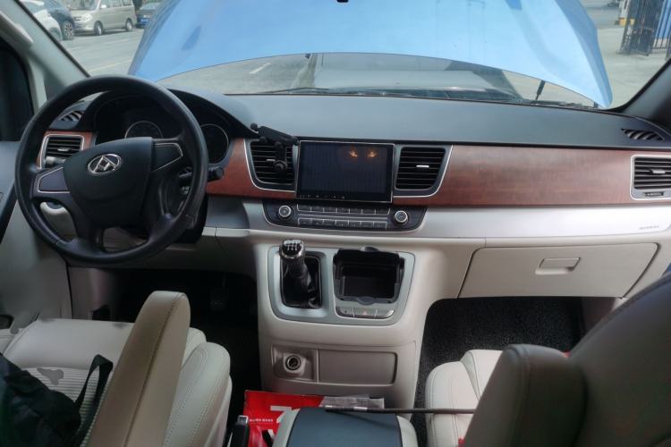 Used SAIC MAXUS G10 2016 1.9T Manual Elite Edition Diesel China V Standard Interior 2