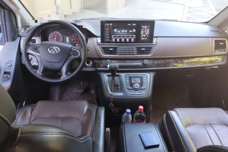 Used SAIC MAXUS G10 2016 2.0T Automatic Luxury Executive Edition Interior 2