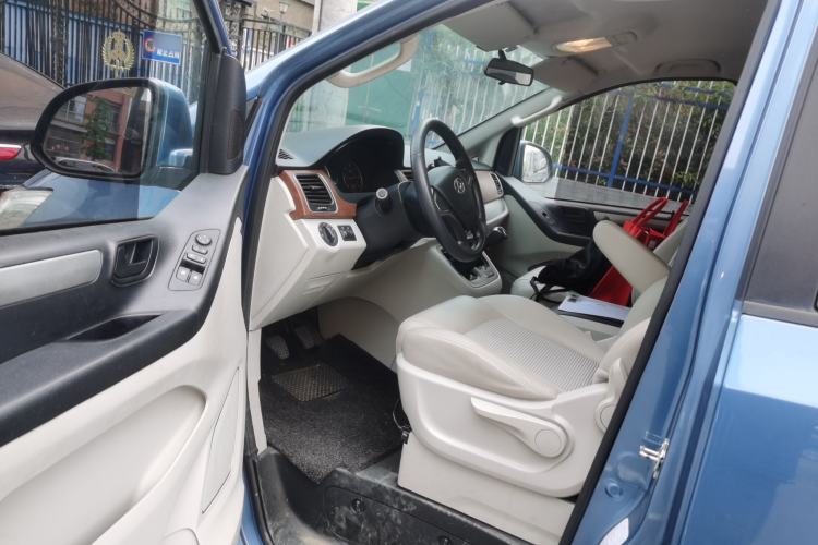 Used SAIC MAXUS G10 2016 1.9T Manual Elite Edition Diesel China V Standard Interior 3