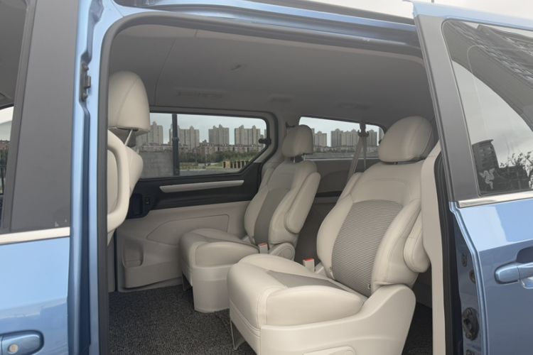 Used SAIC MAXUS G10 2016 2.0T Automatic Fashion Edition Interior 5