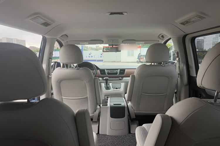 Used SAIC MAXUS G10 2016 2.0T Automatic Fashion Edition Interior 6