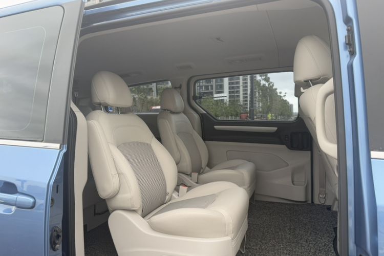 Used SAIC MAXUS G10 2016 2.0T Automatic Fashion Edition Interior 7