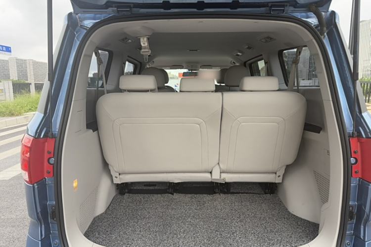 Used SAIC MAXUS G10 2016 2.0T Automatic Fashion Edition Interior 8