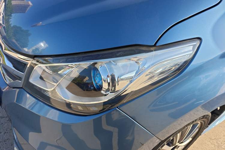 Used SAIC MAXUS G10 2016 2.0T Automatic Elite Edition Left Front Headlight