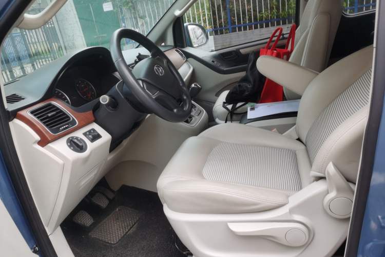 Used SAIC MAXUS G10 2016 1.9T Manual Elite Edition Diesel China V Standard Left Front Seat