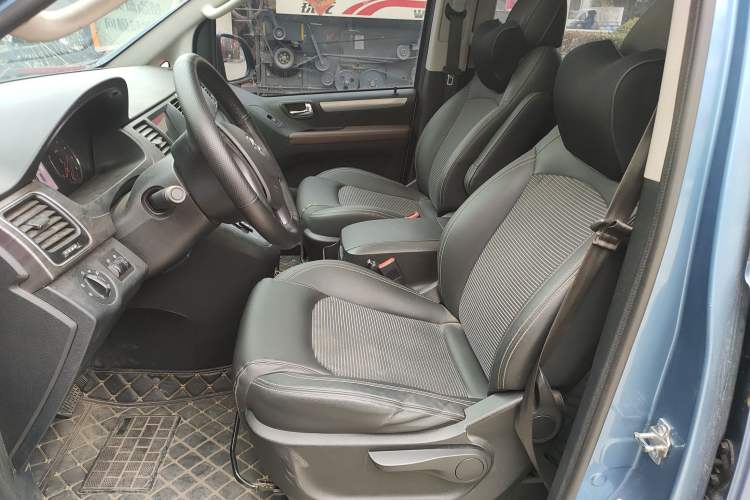 Used SAIC MAXUS G10 2016 2.0T Automatic Luxury Edition Left Front Seat