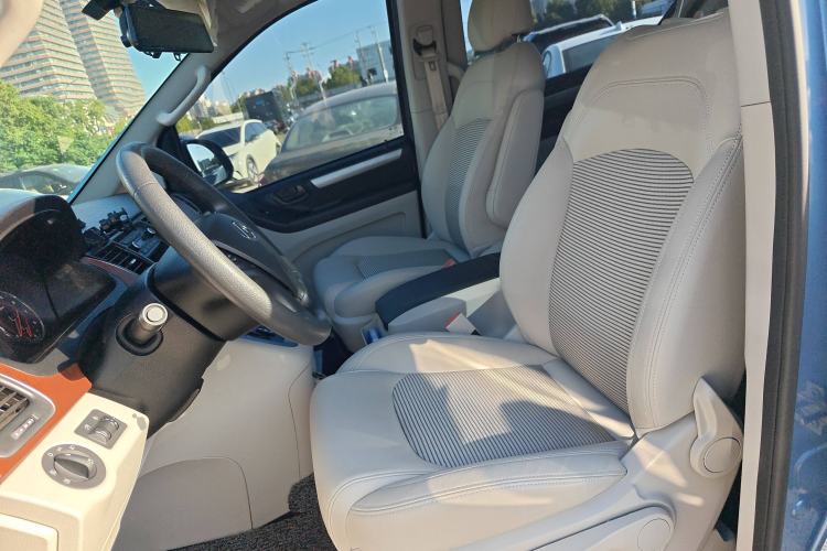 Used SAIC MAXUS G10 2016 2.0T Automatic Elite Edition Left Front Seat