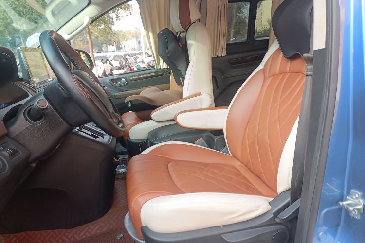 Used SAIC MAXUS G10 2016 2.0T Automatic Luxury Executive Edition Left Front Seat