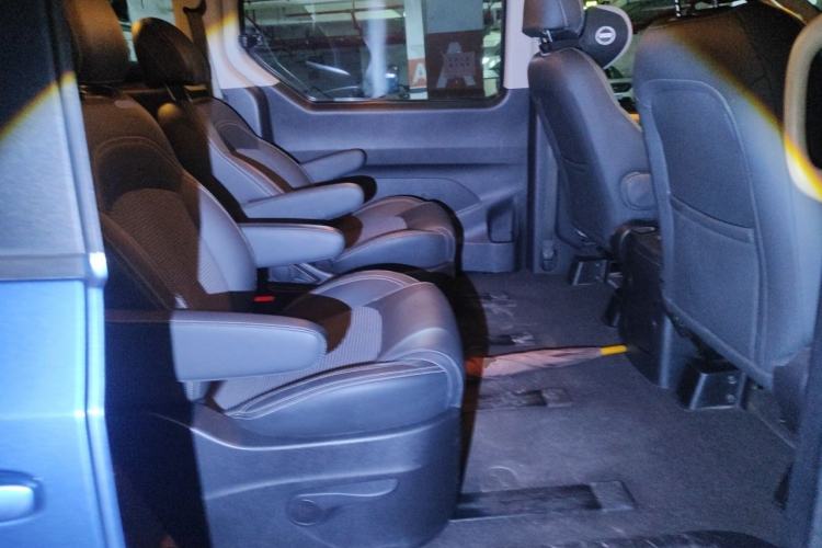 Used SAIC MAXUS G10 2016 2.0T Automatic Elite Edition Left Rear Seat