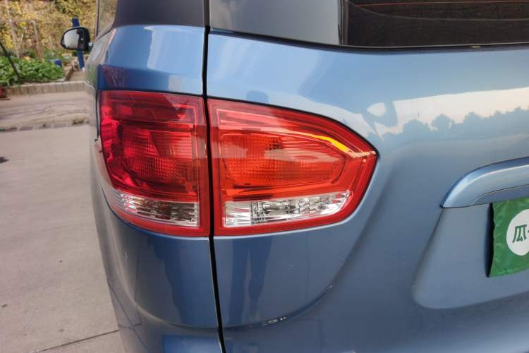 Used SAIC MAXUS G10 2016 2.0T Automatic Elite Edition Left Rear Taillight