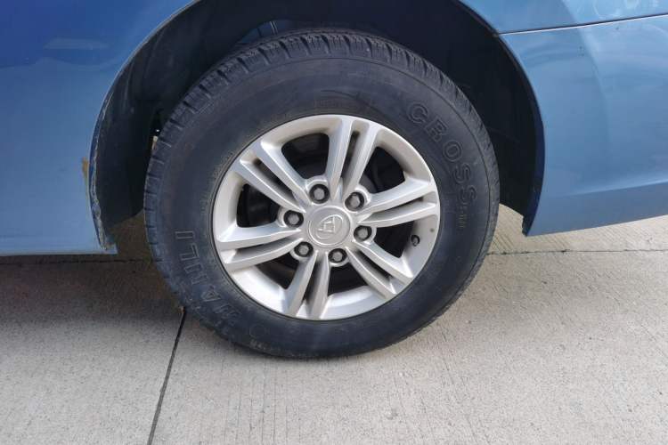 Used SAIC MAXUS G10 2016 2.0T Automatic Elite Edition Left Rear Wheel Hub