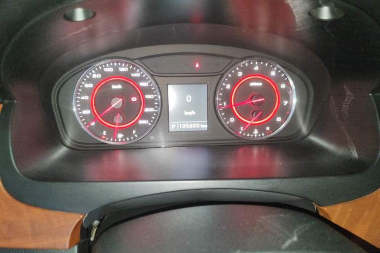 Used SAIC MAXUS G10 2016 2.0T Automatic Elite Edition Odometer Close Up