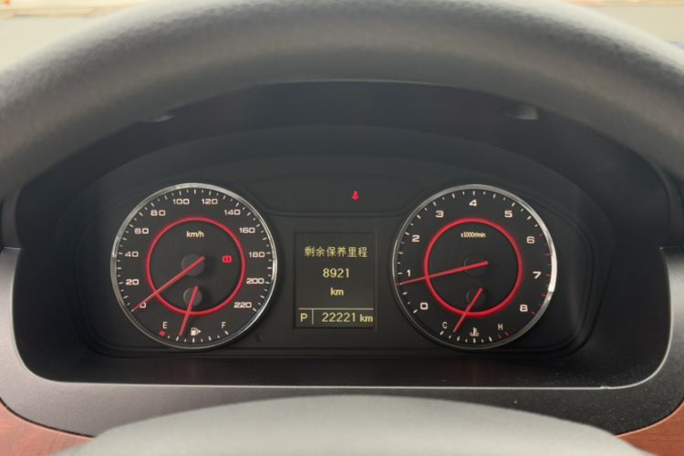 Used SAIC MAXUS G10 2016 2.0T Automatic Fashion Edition Odometer Close Up