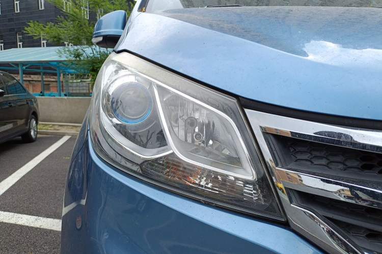 Used SAIC MAXUS G10  Right Front Headlight