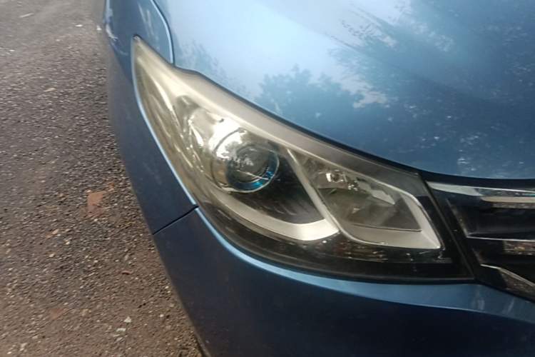 Used SAIC MAXUS G10  Right Front Headlight