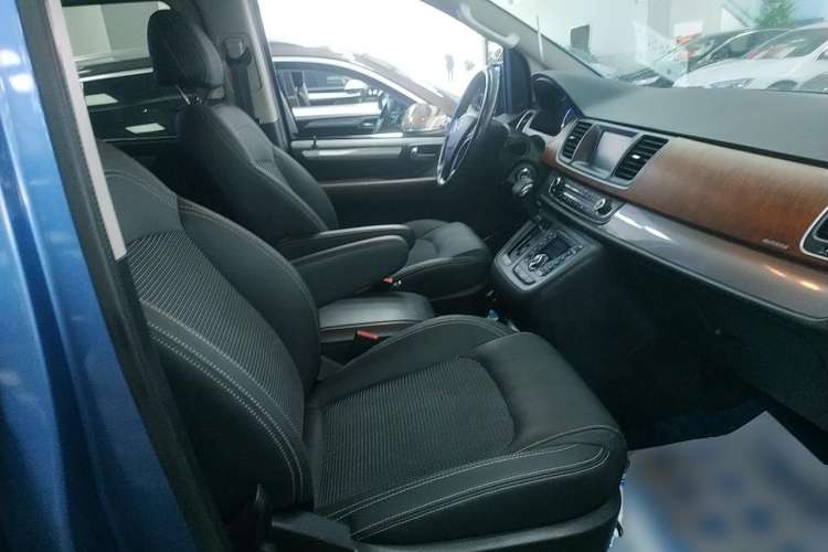 Used SAIC MAXUS G10 2016 2.0T Automatic Luxury Edition Right Front Seat