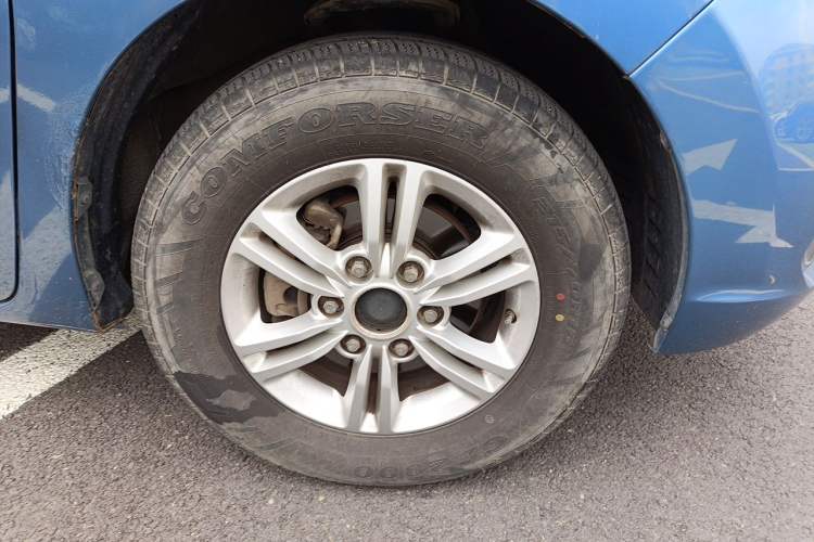 Used SAIC MAXUS G10  Right Front Wheel Hub
