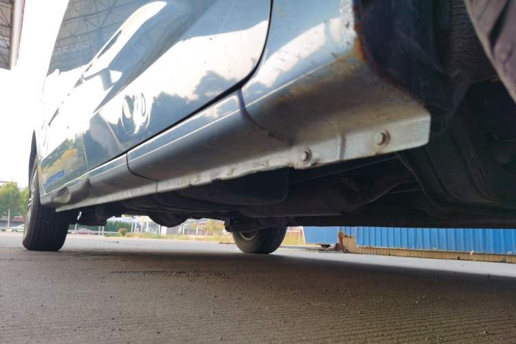 Used SAIC MAXUS G10 2016 2.0T Automatic Elite Edition Right Side Sill