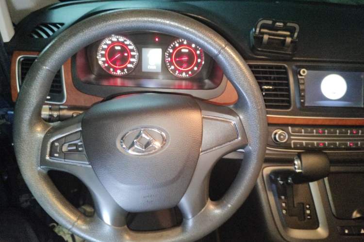 Used SAIC MAXUS G10 2016 2.0T Automatic Elite Edition Steering Wheel